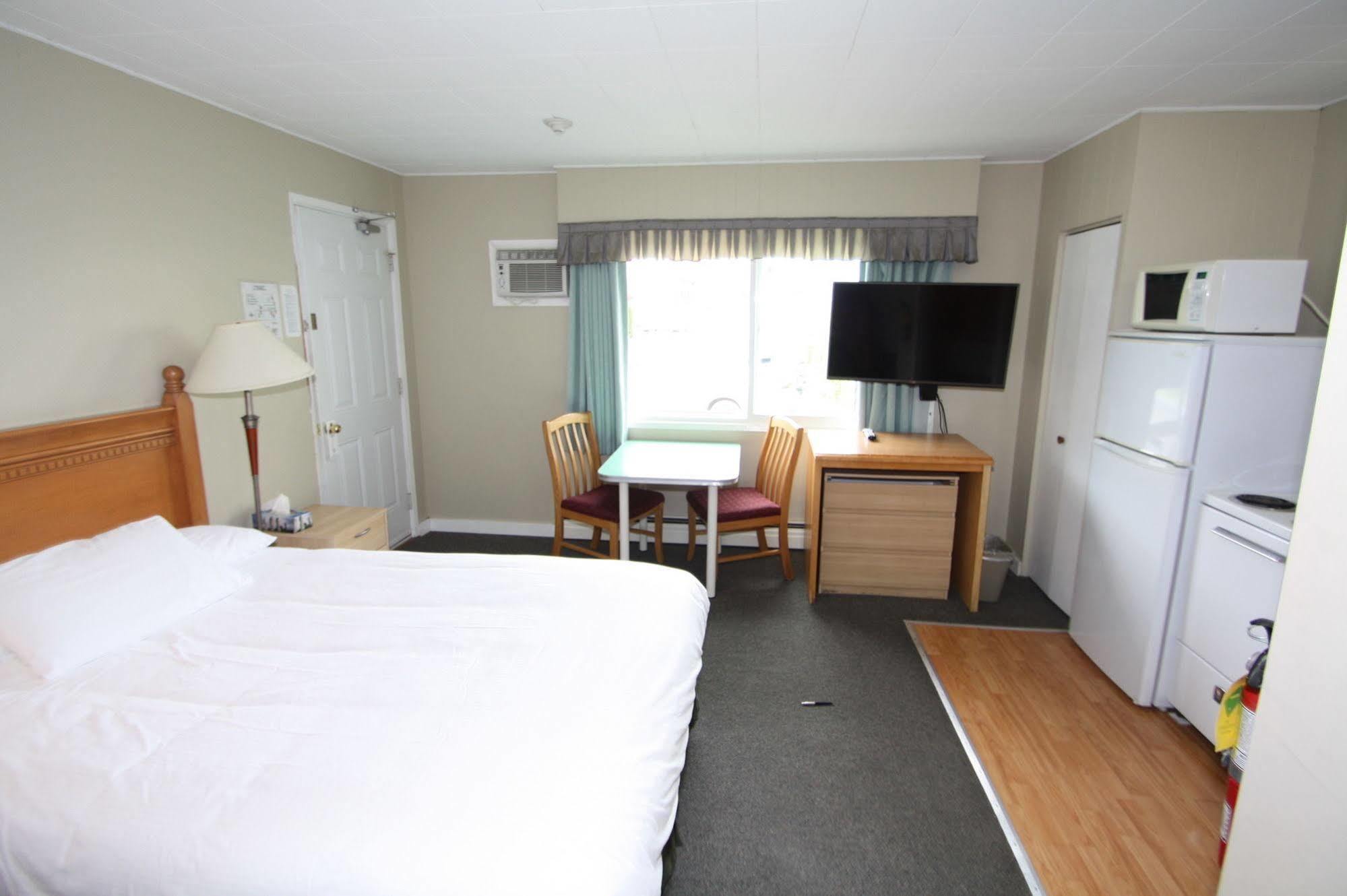 Harrison Spa Motel Harrison Hot Springs Eksteriør bilde
